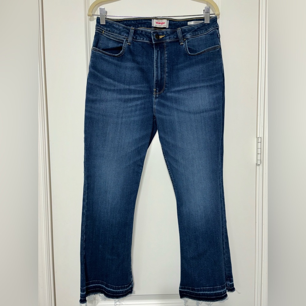 Wrangler High Rise Kick Flare Raw Hem Denim Jeans Size 12 Medium Wash